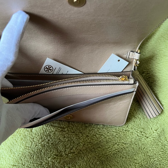 Tory Burch - Picture 7 of 9